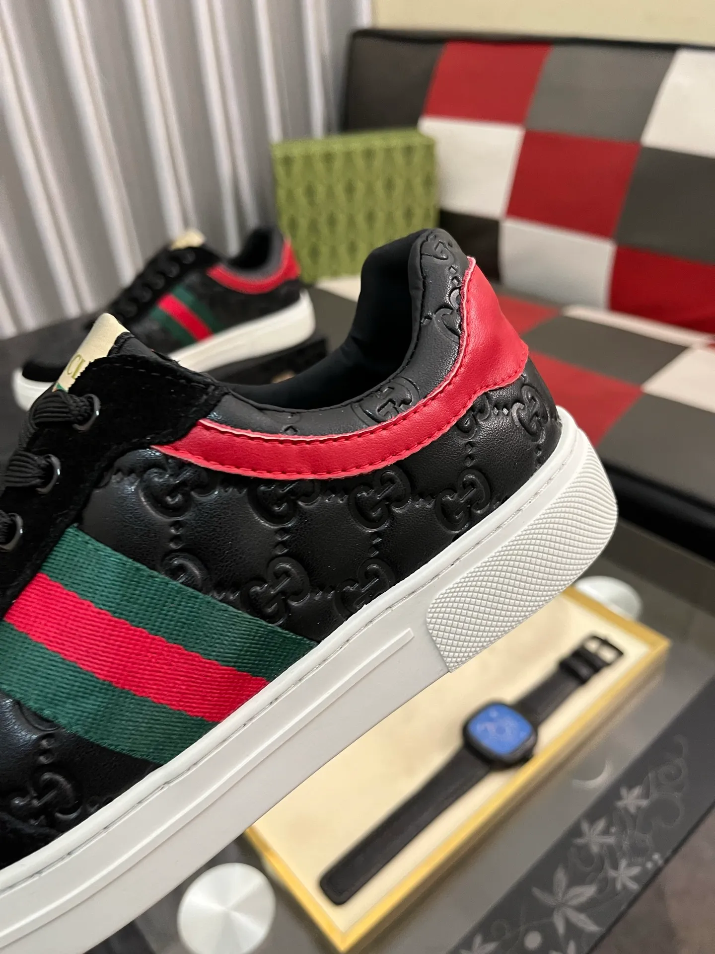 Men's Men's Shoes💰440⌚️⌚️【GUCCI】Gucci men's latest white shoe series casual shoes! The official website is built 1:1. Upper: Made of imported cowhide, with electric embroidery ➕Inner lining: Made of high-quality first-layer pigskin, soft and comfortable. Picky material selection and exquisite workmanship give you the best enjoyment. Size: 38-44 yards, 3️⃣ colors available.